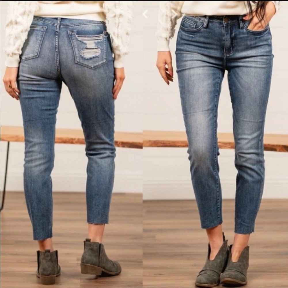 Judy Blue Shelly Relaxed Fit Jeans